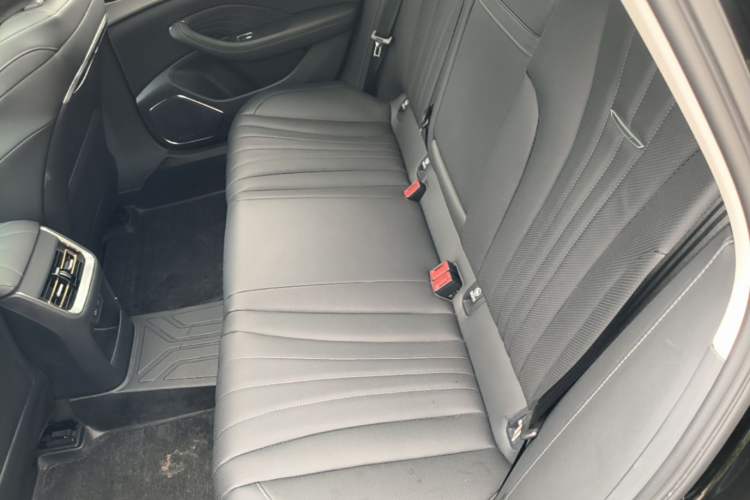 Used Hongqi H5 2024 1.5T DCT Smart Connect Flagship Edition Left Rear Seat