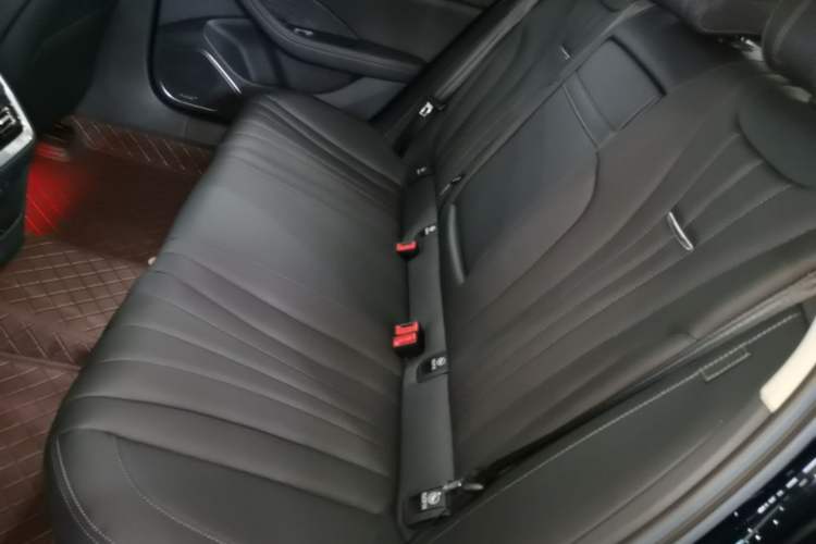 Used Hongqi H5 2024 2.0T Automatic Smart Connect Flagship Edition Left Rear Seat
