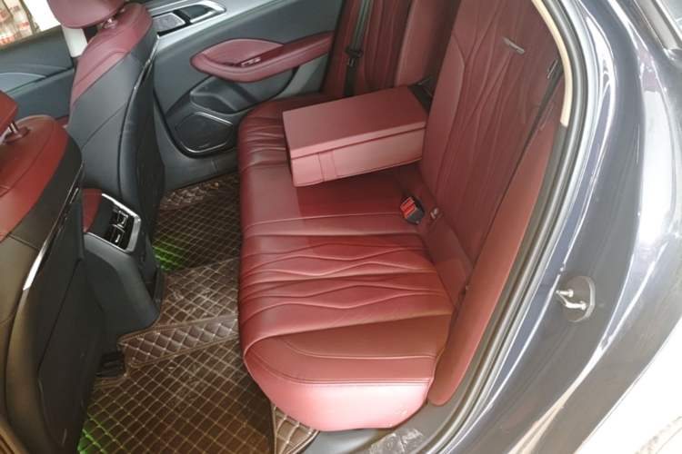Used Hongqi H5 2024 2.0T Automatic Smart Connect Flagship Edition Left Rear Seat