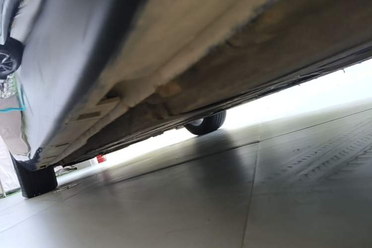 Used Hongqi H5 2024 1.5T DCT Smart Connect Flagship Edition Left Side Sill