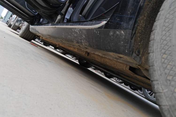 Used Hongqi H5 2024 1.5T DCT Smart Connect Flagship Edition Left Side Sill