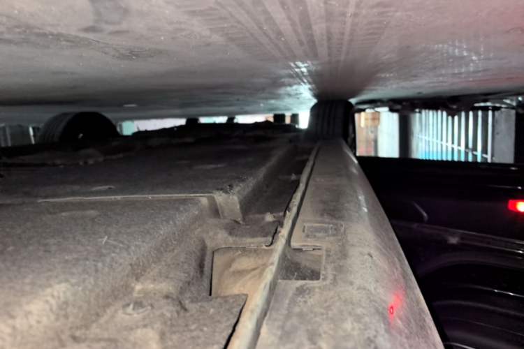 Used Hongqi H5 2024 1.5T DCT Smart Connect Flagship Edition Left Side Sill