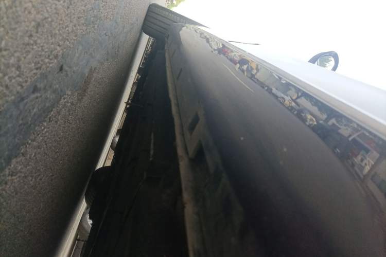 Used Hongqi H5 2024 1.5T DCT Smart Connect Flagship Edition Left Side Sill