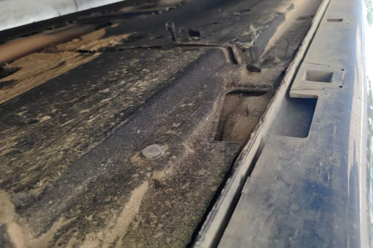 Used Hongqi H5 2024 1.5T DCT Smart Connect Flagship Edition Left Side Sill