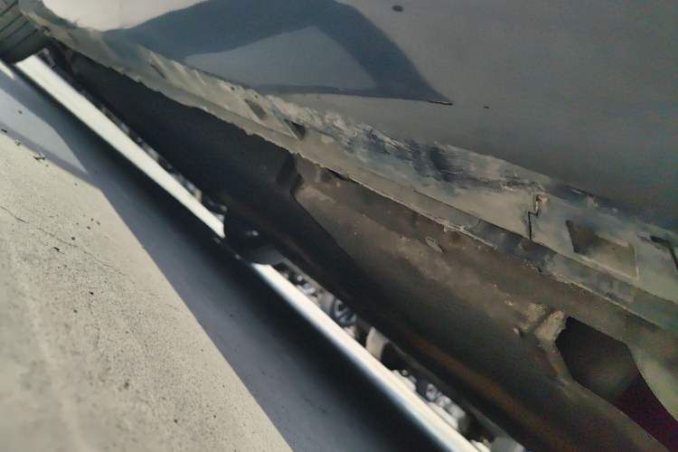 Used Hongqi H5 2024 1.5T DCT Smart Connect Flagship Edition Left Side Sill