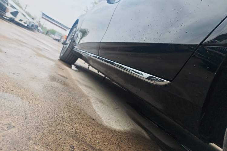 Used Hongqi H5 2024 1.5T HEV Smart Connect Flagship Edition Left Side Sill