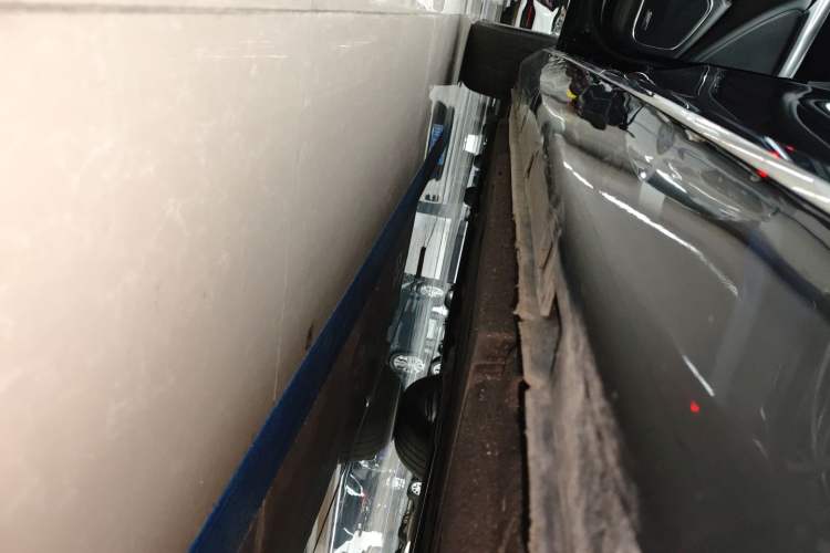 Used Hongqi H5 2024 1.5T DCT Smart Connect Flagship Edition Left Side Sill