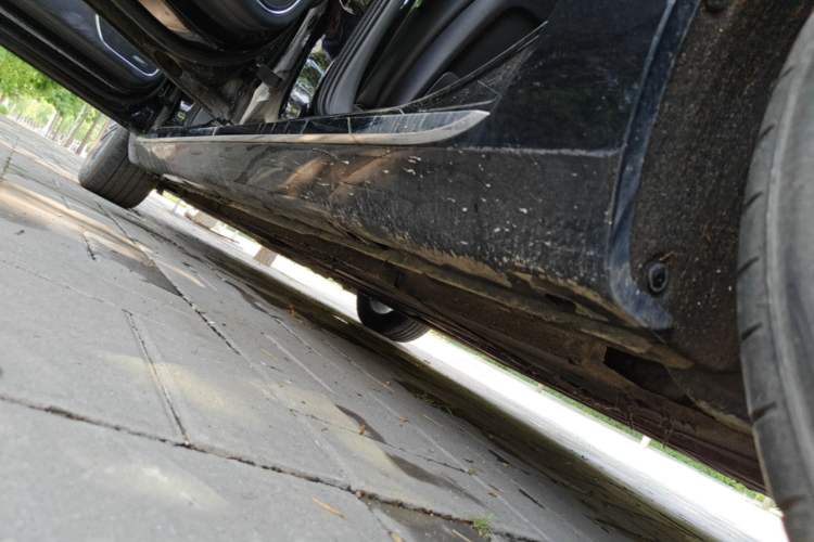 Used Hongqi H5 2024 1.5T DCT Smart Connect Flagship Edition Left Side Sill