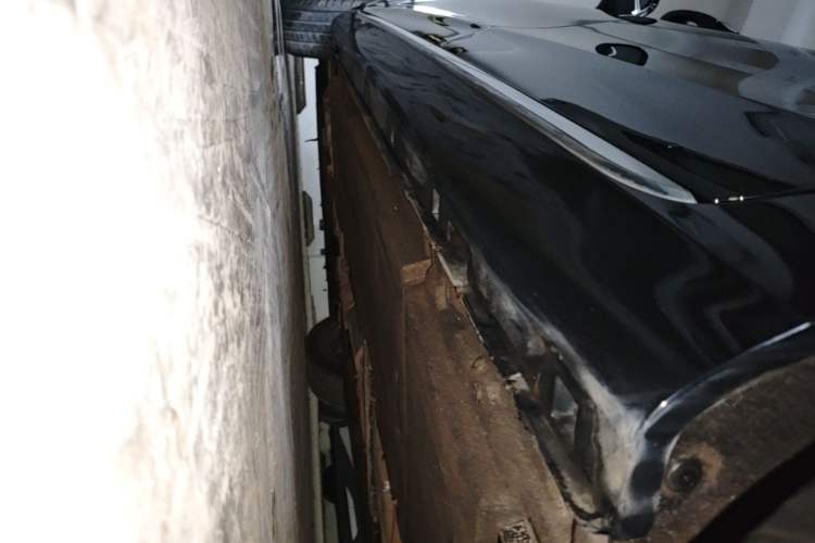 Used Hongqi H5 2024 1.5T DCT Smart Connect Flagship Edition Left Side Sill