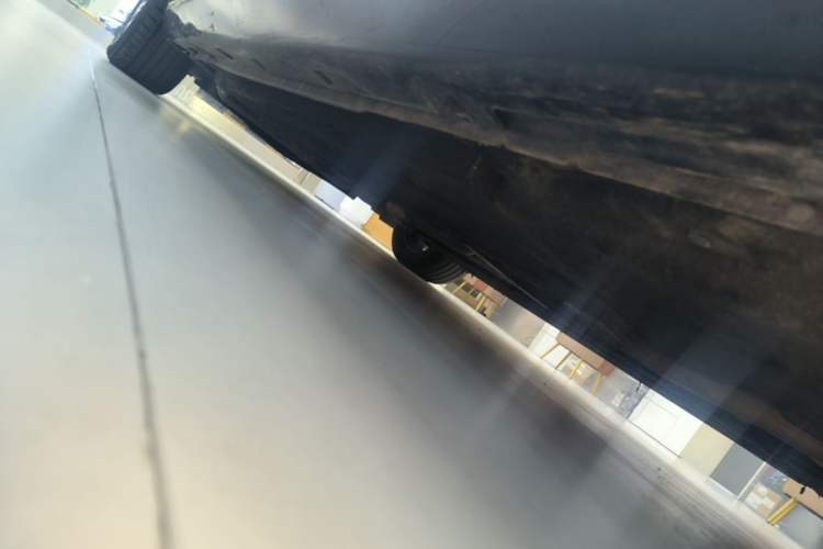 Used Hongqi H5 2024 1.5T DCT Smart Connect Flagship Edition Left Side Sill