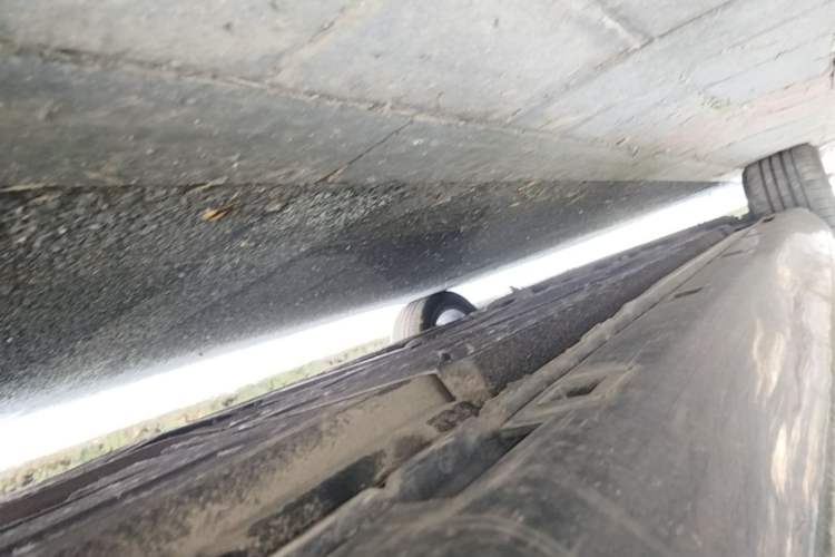 Used Hongqi H5 2024 1.5T DCT Smart Connect Flagship Edition Left Side Sill
