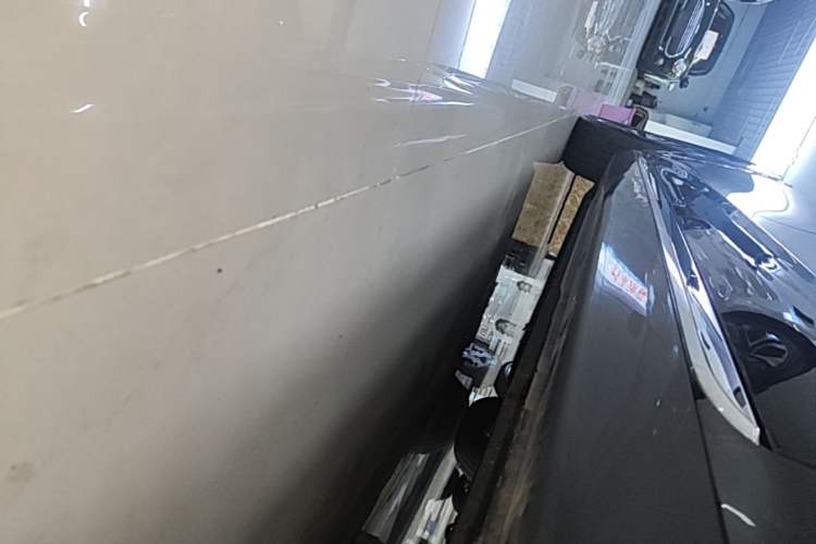Used Hongqi H5 2024 2.0T Automatic Smart Connect Flagship Edition Left Side Sill