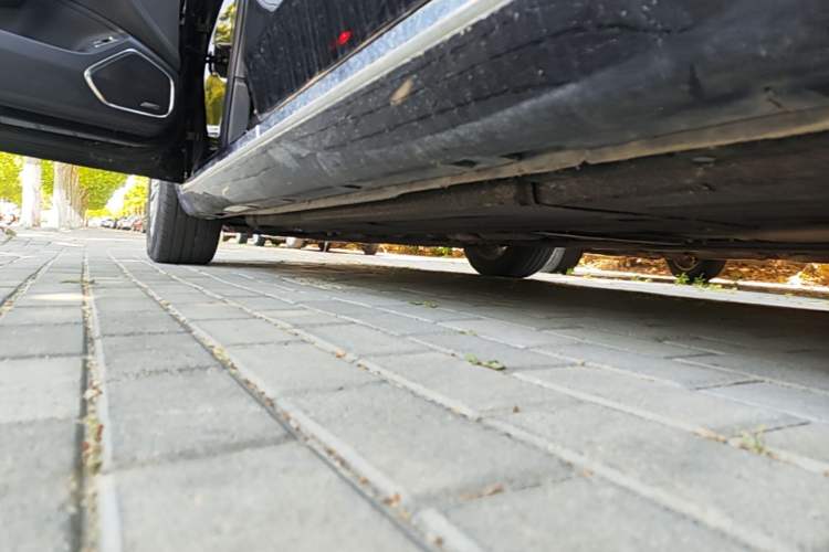 Used Hongqi H5 2024 1.5T DCT Smart Connect Flagship Edition Left Side Sill