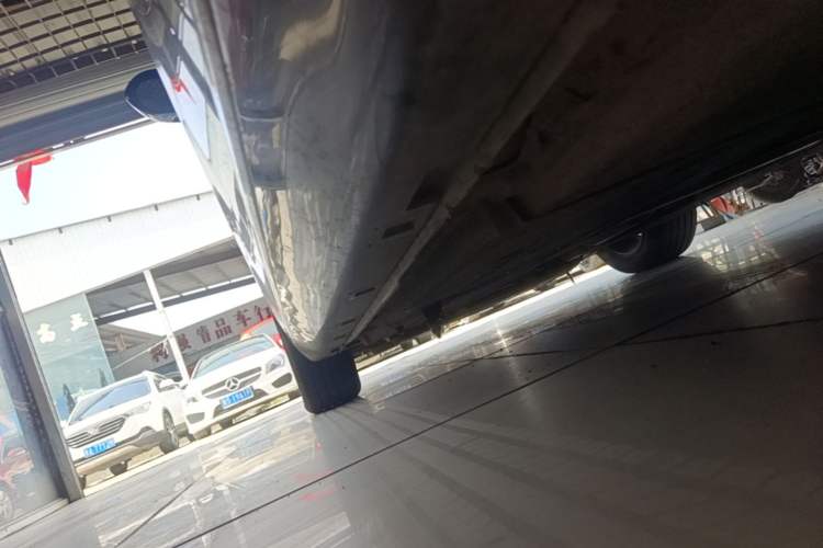 Used Hongqi H5 2024 1.5T DCT Smart Connect Flagship Edition Left Side Sill