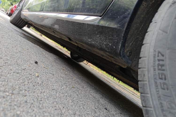 Used Hongqi H5 2024 1.5T DCT Smart Connect Flagship Edition Left Side Sill