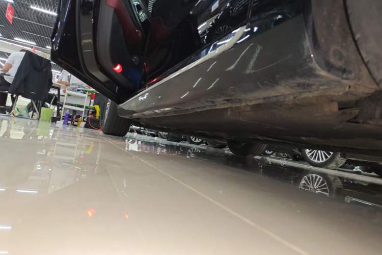 Used Hongqi H5 2024 1.5T DCT Smart Connect Flagship Edition Left Side Sill