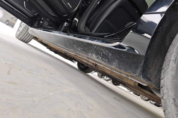 Used Hongqi H5 2024 1.5T DCT Smart Connect Flagship Edition Left Side Sill