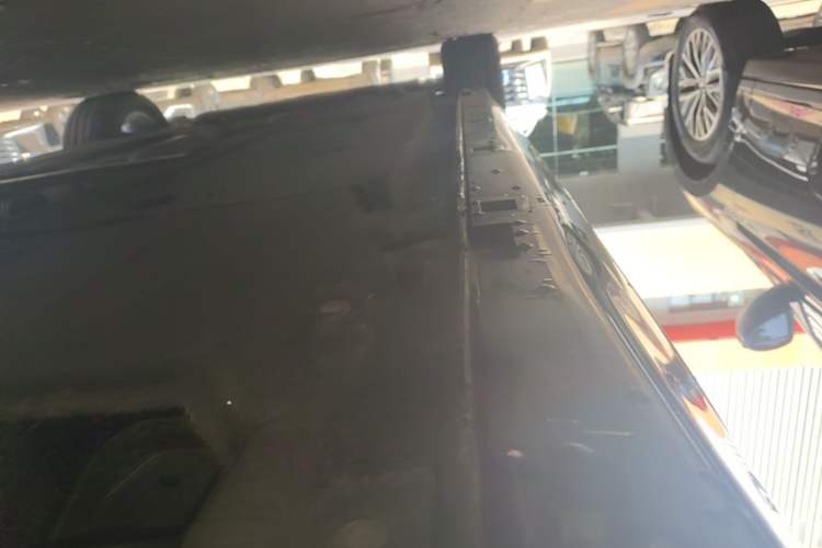 Used Hongqi H5 2024 1.5T DCT Smart Connect Flagship Edition Left Side Sill