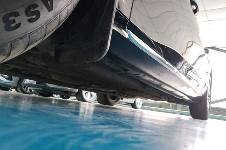 Used Hongqi H5 2024 1.5T DCT Smart Connect Flagship Edition Left Side Sill