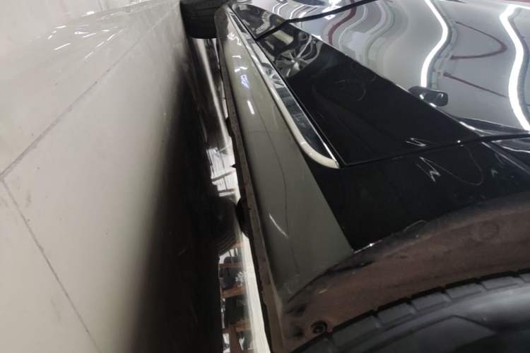 Used Hongqi H5 2024 1.5T DCT Smart Connect Flagship Edition Left Side Sill