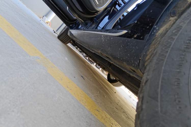 Used Hongqi H5 2024 1.5T DCT Smart Connect Flagship Edition Left Side Sill