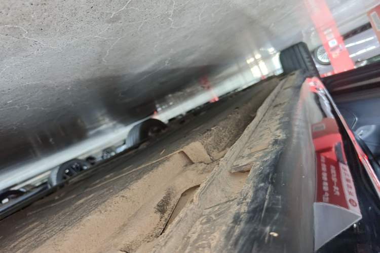 Used Hongqi H5 2024 1.5T DCT Smart Connect Flagship Edition Left Side Sill