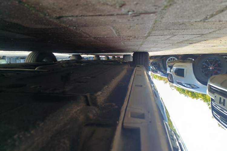 Used Hongqi H5 2024 1.5T DCT Smart Connect Flagship Edition Left Side Sill