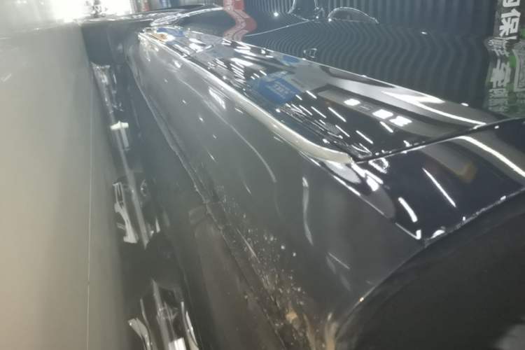 Used Hongqi H5 2024 2.0T Automatic Smart Connect Flagship Edition Left Side Sill