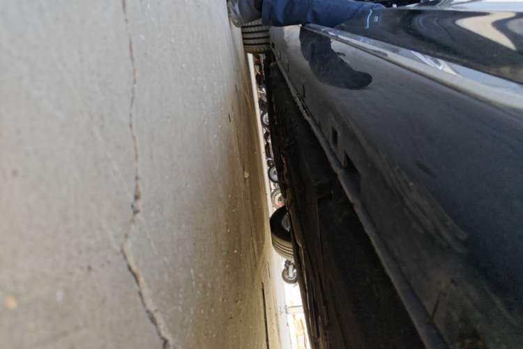 Used Hongqi H5 2024 1.5T DCT Smart Connect Flagship Edition Left Side Sill