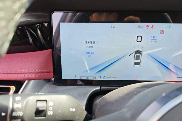 Used Hongqi H5 2024 2.0T Automatic Smart Connect Flagship Edition Odometer Close Up