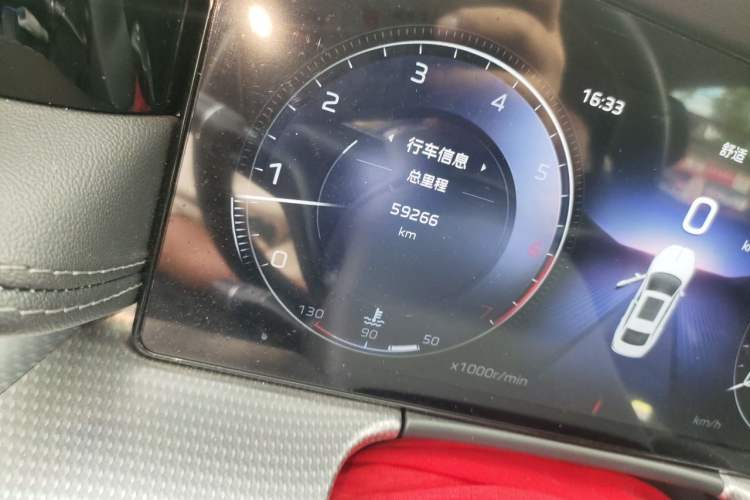 Used Hongqi H5 2024 2.0T Automatic Smart Connect Flagship Edition Odometer Close Up
