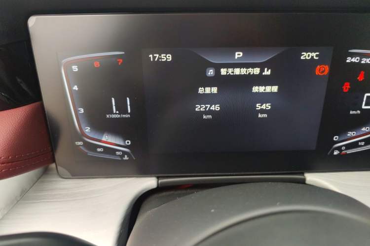 Used Hongqi H5 2024 1.5T DCT Smart Connect Flagship Edition Odometer Close Up