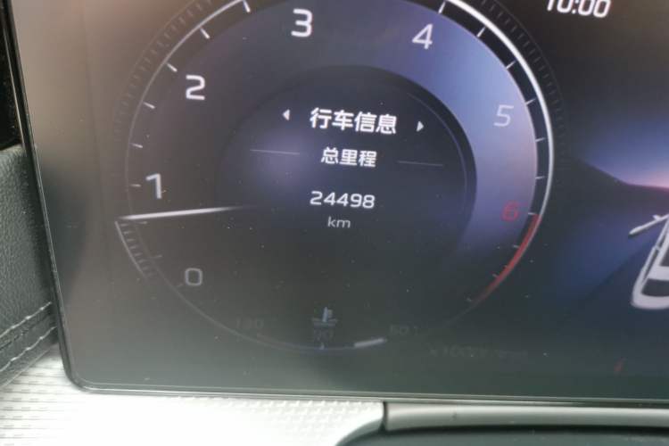 Used Hongqi H5 2024 1.5T HEV Smart Connect Flagship Edition Odometer Close Up
