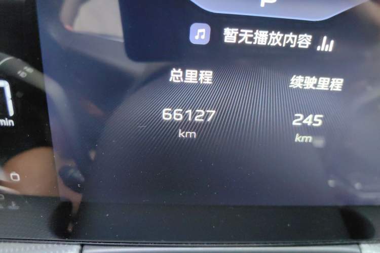 Used Hongqi H5 2024 1.5T DCT Smart Connect Flagship Edition Odometer Close Up