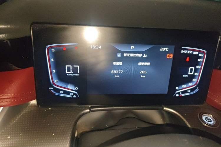 Used Hongqi H5 2024 1.5T DCT Smart Connect Flagship Edition Odometer Close Up