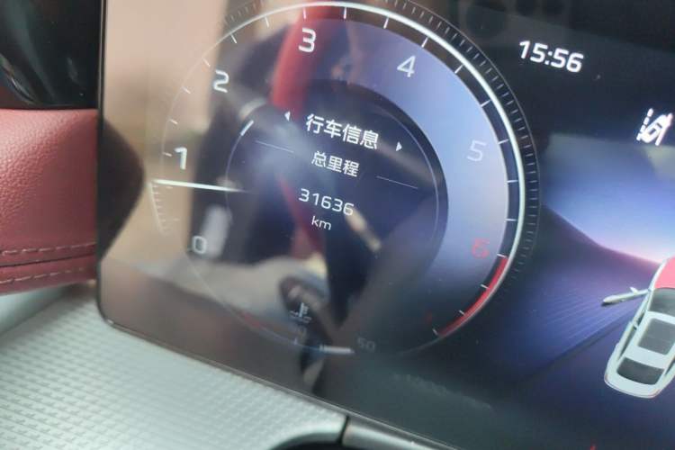Used Hongqi H5 2024 2.0T Automatic Smart Connect Flagship Edition Odometer Close Up