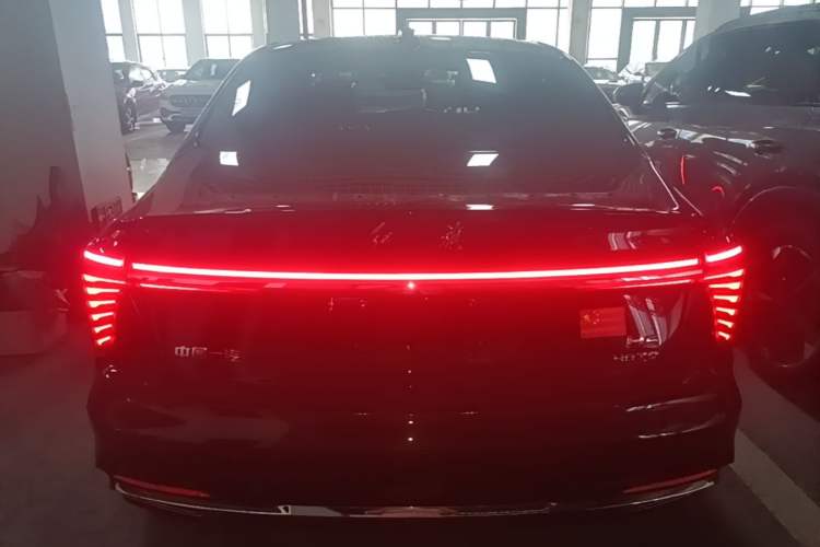 Used Hongqi H5 2024 2.0T Automatic Smart Connect Flagship Edition Rear