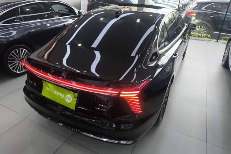 Used Hongqi H5 2024 2.0T Automatic Smart Connect Flagship Edition Rear Right 45 Deg