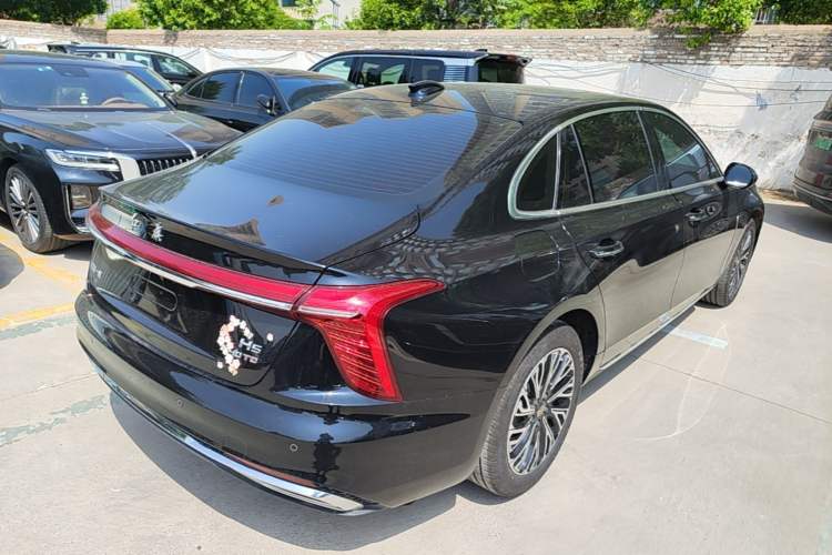 Used Hongqi H5 2024 2.0T Automatic Smart Connect Flagship Edition Rear Right 45 Deg