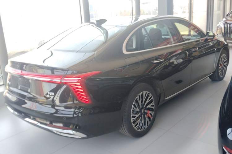 Used Hongqi H5 2024 2.0T Automatic Smart Connect Flagship Edition Rear Right 45 Deg