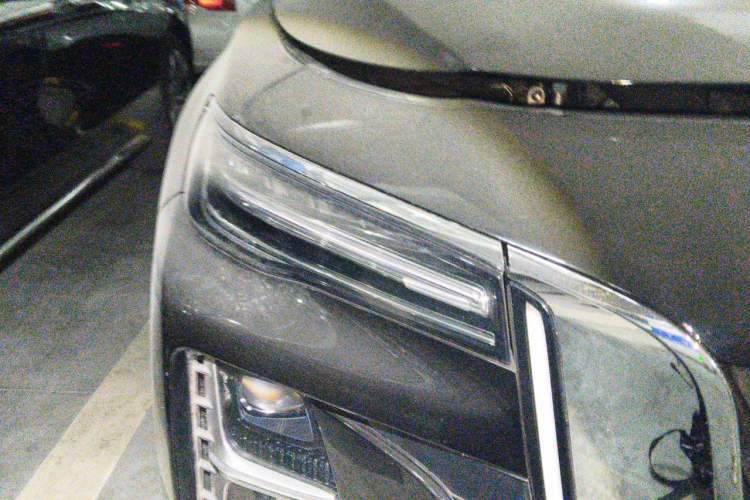Used Hongqi H5 2024 2.0T Automatic Smart Connect Flagship Edition Right Front Headlight