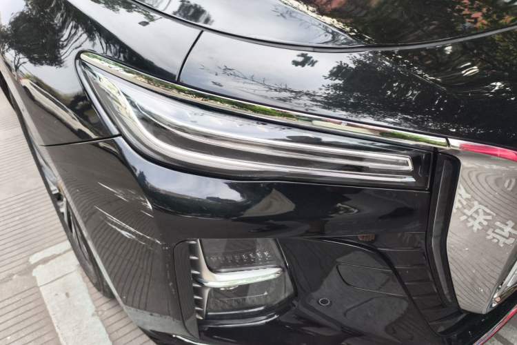 Used Hongqi H5 2024 2.0T Automatic Smart Connect Flagship Edition Right Front Headlight