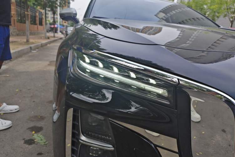 Used Hongqi H5 2024 2.0T Automatic Smart Connect Flagship Edition Right Front Headlight