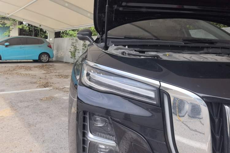 Used Hongqi H5 2024 2.0T Automatic Smart Connect Flagship Edition Right Front Headlight