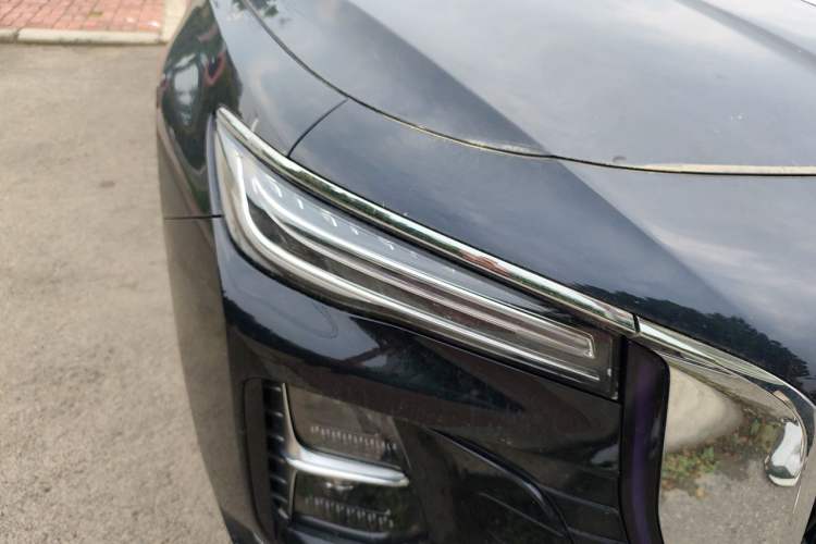 Used Hongqi H5 2024 2.0T Automatic Smart Connect Flagship Edition Right Front Headlight