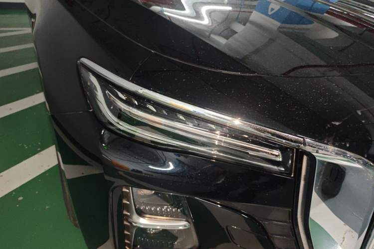 Used Hongqi H5 2024 1.5T DCT Smart Connect Flagship Edition Right Front Headlight