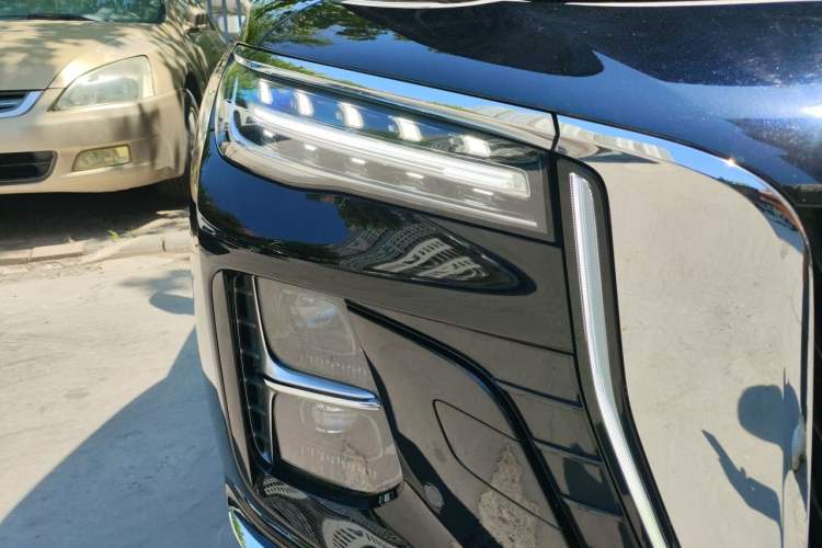 Used Hongqi H5 2024 2.0T Automatic Smart Connect Flagship Edition Right Front Headlight
