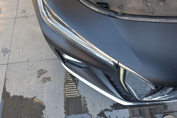 Used Hongqi H5 2024 2.0T Automatic Smart Connect Flagship Edition Right Front Headlight