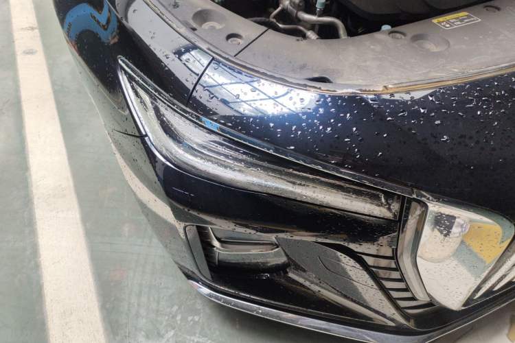 Used Hongqi H5 2024 2.0T Automatic Smart Connect Flagship Edition Right Front Headlight