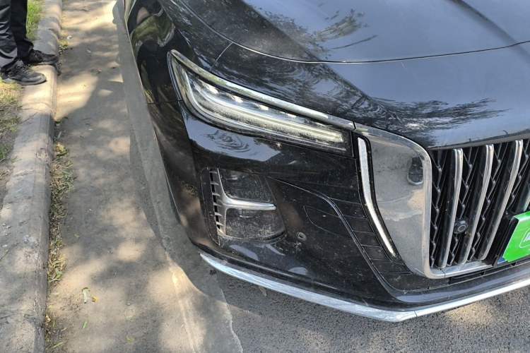 Used Hongqi H5 2024 2.0T Automatic Smart Connect Flagship Edition Right Front Headlight